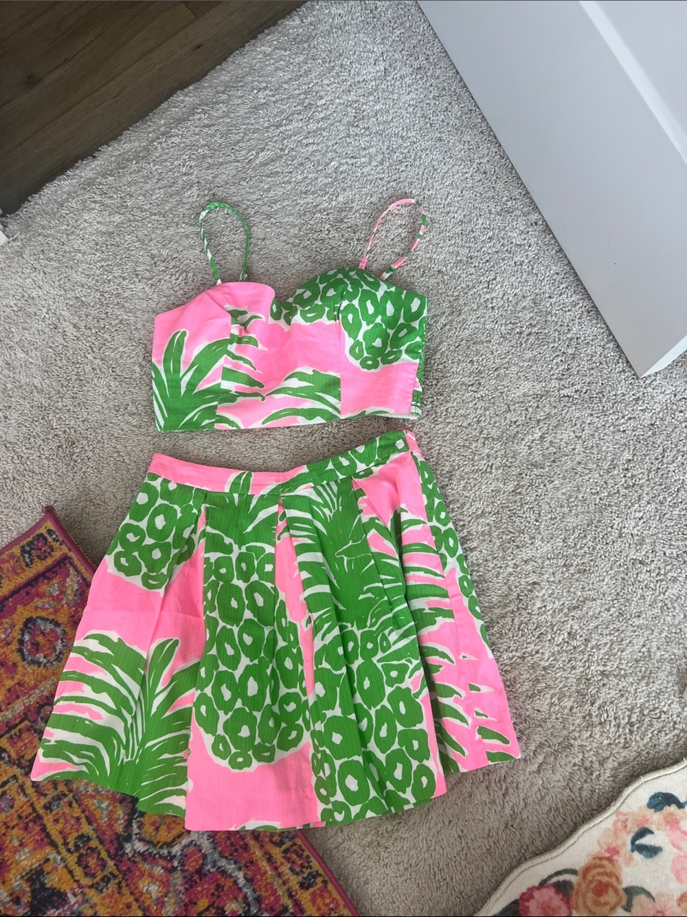 Lilly Pulitzer two piece pineapple print set 4/6